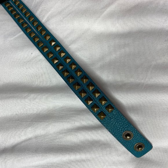 Turquoise Gem-Studded Wrap-Around Bracelet - Picture 4 of 5